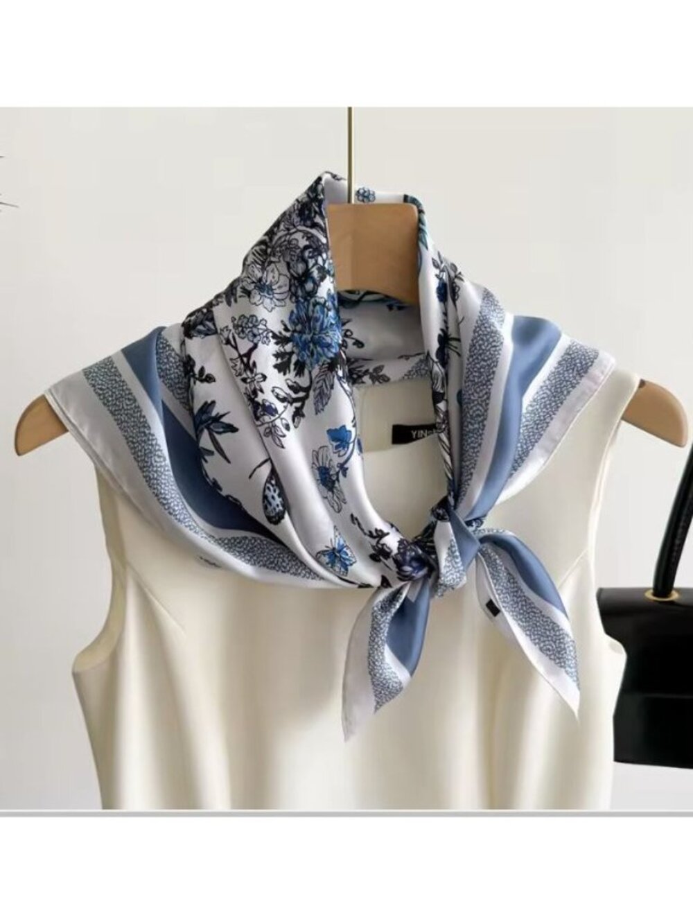 ✨Women's White & Blue Floral Silky Satin Square Scarf Butterfly Print Foulard - Picture 3 of 7